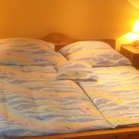 Dom wakacyjny Charmantes Haus 100m Vom Entfernt Fuer 6 Personen By Interhome