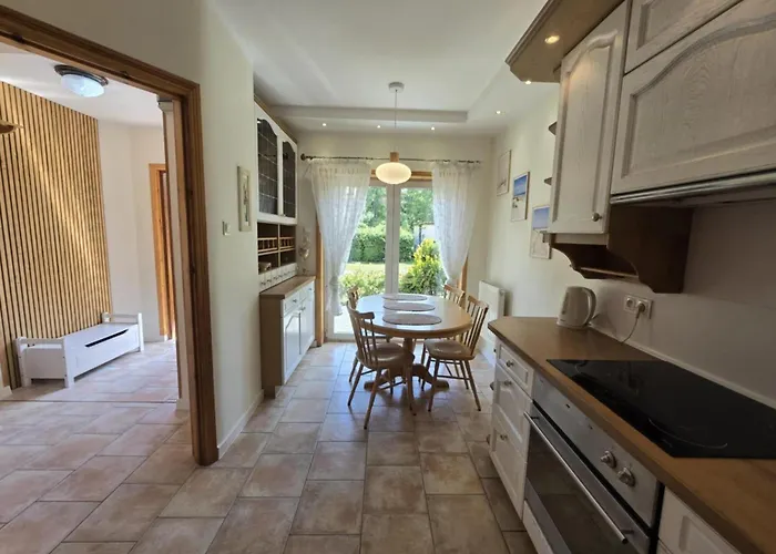 Ferienhaus Charmantes Haus 100m Vom Entfernt Fuer 6 Personen By Interhome *