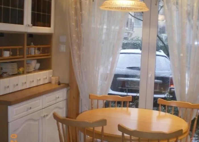 Charmantes Haus 100m Vom Entfernt Fuer 6 Personen By Interhome