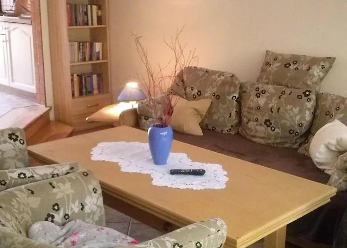 Ferienhaus Charmantes Haus 100m Vom Entfernt Fuer 6 Personen By Interhome Pobierowo