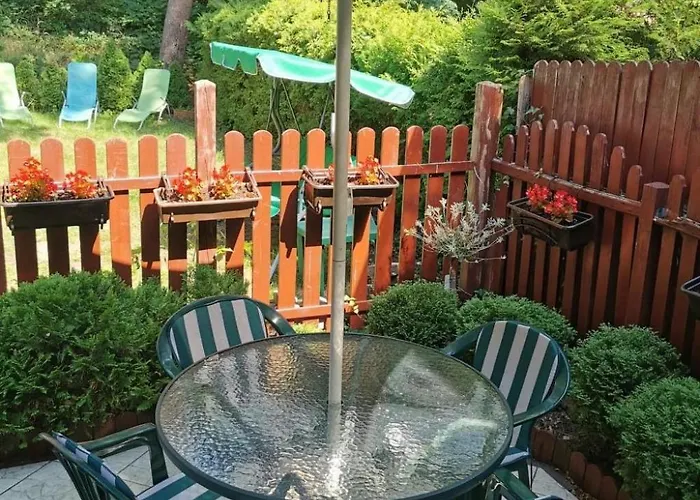 Ferienhaus Charmantes Haus 100m Vom Entfernt Fuer 6 Personen By Interhome